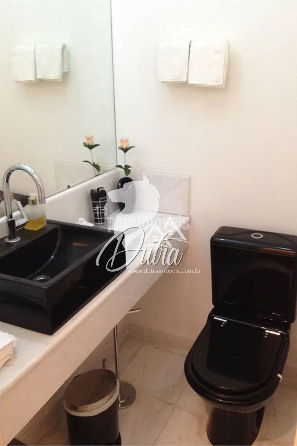 Palacete Papillon Itaim Bibi 180m² 03 Dormitórios 02 Suítes 3 Vagas