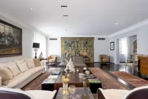 Sobrado Jardim Europa 330m² 03 Dormitórios 03 Suítes 6 Vagas