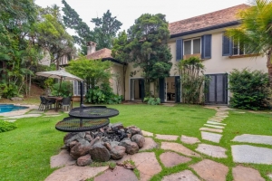 Padrão Jardim Everest 956m² 05 Dormitórios 05 Suítes 5 Vagas