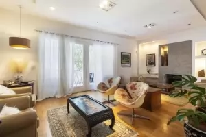 Padrão Jardim Paulista 331m² 03 Dormitórios 02 Suítes 4 Vagas