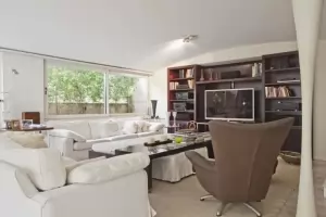 Padrão Jardim Europa 720m² 05 Dormitórios 03 Suítes 8 Vagas