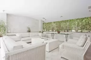 Padrão Jardim Europa 720m² 05 Dormitórios 03 Suítes 8 Vagas