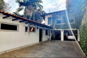 Padrão Jardim Paulista 562m² 04 Dormitórios 01 Suítes 6 Vagas