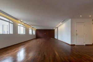 Arlene e Luciene Itaim Bibi 325m² 03 Dormitórios 03 Suítes 4 Vagas