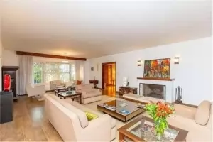 Padrão Jardim Marajoara 371m² 05 Dormitórios 02 Suítes 2 Vagas