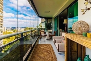 Condominio da Chacara Santa Helena Santo Amaro 350m² 04 Dormitórios 04 Suítes 3 Vagas