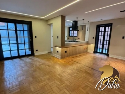 Padrão Jardim Europa 240m² 04 Dormitórios 02 Suítes 3 Vagas