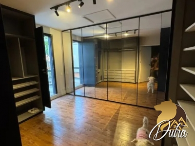 Padrão Jardim Europa 240m² 04 Dormitórios 02 Suítes 3 Vagas