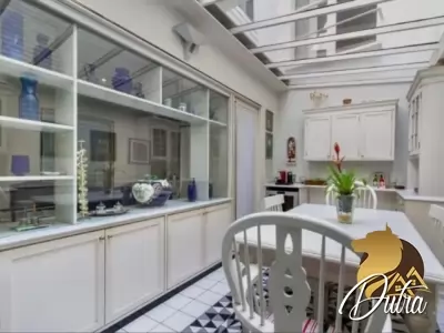 Padrão Jardim Europa 300m² 03 Dormitórios 02 Suítes 3 Vagas