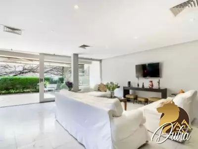 Padrão Jardim Europa 300m² 03 Dormitórios 02 Suítes 3 Vagas