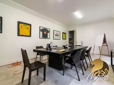 Padrão Jardim Everest 956m² 05 Dormitórios 05 Suítes 5 Vagas