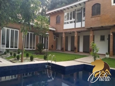 Casa de Vila Jardim Morumbi 695m² 05 Dormitórios 04 Suítes 10 Vagas
