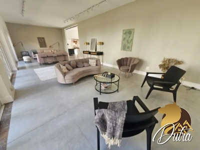 Casa de Vila Jardim Morumbi 695m² 05 Dormitórios 04 Suítes 10 Vagas