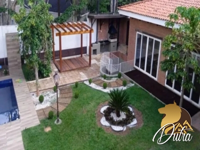 Casa de Vila Jardim Morumbi 695m² 05 Dormitórios 04 Suítes 10 Vagas