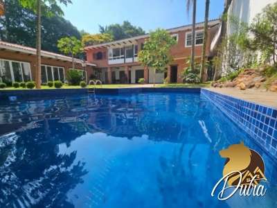 Casa de Vila Jardim Morumbi 695m² 05 Dormitórios 04 Suítes 10 Vagas