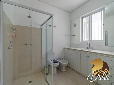 Sobrado Jardim Europa 219m² 03 Dormitórios 3 Vagas