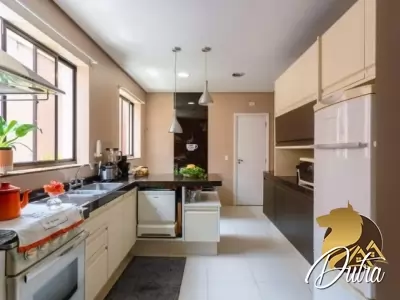Padrão Jardim Paulista 331m² 03 Dormitórios 02 Suítes 4 Vagas