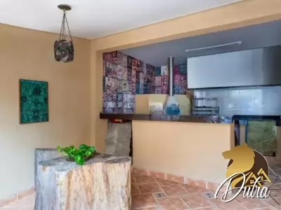 Padrão Jardim Paulista 331m² 03 Dormitórios 02 Suítes 4 Vagas