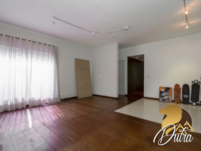 Padrão Moema 240m² 04 Dormitórios 02 Suítes 3 Vagas