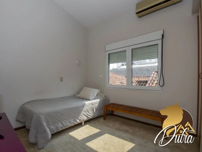 Padrão Moema 240m² 04 Dormitórios 02 Suítes 3 Vagas