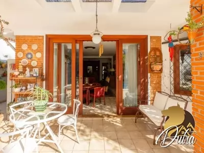 Padrão Jardim Marajoara 228m² 03 Dormitórios 02 Suítes 5 Vagas