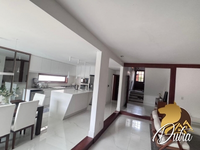 Padrão Jardim Riviera 292m² 03 Dormitórios 03 Suítes 4 Vagas