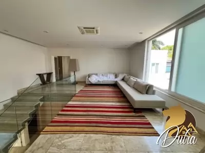 Padrão Jardim América 697m² 04 Dormitórios 04 Suítes 8 Vagas