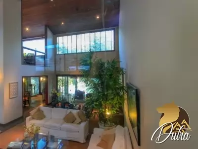 Padrão Santo Amaro 695m² 04 Dormitórios 04 Suítes 3 Vagas