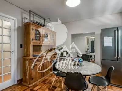 Padrão Jardim Europa 400m² 04 Dormitórios 02 Suítes 3 Vagas