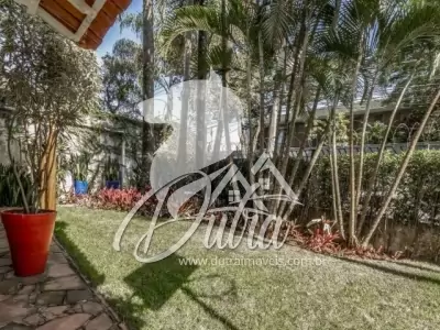 Padrão Jardim Europa 400m² 04 Dormitórios 02 Suítes 3 Vagas