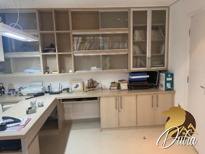 Padrão Campo Belo 682m² 03 Dormitórios 03 Suítes 8 Vagas