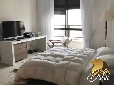 Cerqueira Cesar Cerqueira César 858m² 04 Dormitórios 04 Suítes 5 Vagas