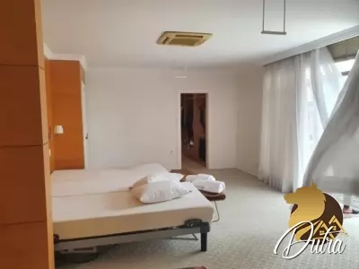 Cerqueira Cesar Cerqueira César 858m² 04 Dormitórios 04 Suítes 5 Vagas