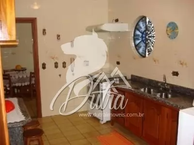 Padrão Jardim Morumbi 460m² 04 Dormitórios 02 Suítes 4 Vagas