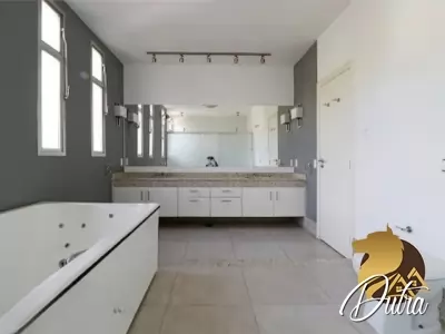 Casa na Vila Nova Conceição Vila Nova Conceição 482m² 05 Dormitórios 05 Suítes 10 Vagas