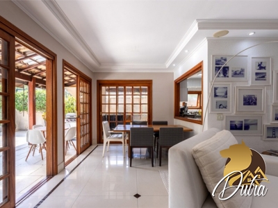 Los Alamos Chácara Monte Alegre 456m² 04 Dormitórios 02 Suítes 4 Vagas