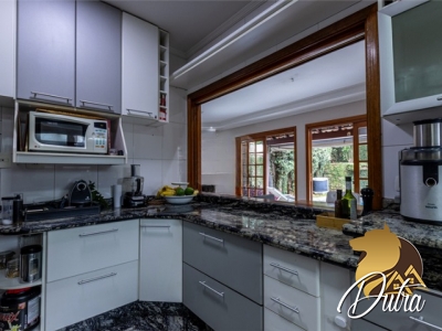 Los Alamos Chácara Monte Alegre 456m² 04 Dormitórios 02 Suítes 4 Vagas