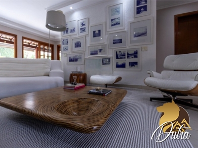 Los Alamos Chácara Monte Alegre 456m² 04 Dormitórios 02 Suítes 4 Vagas