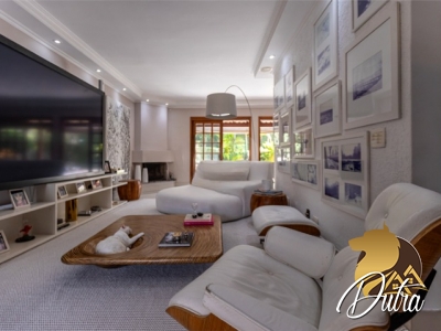 Los Alamos Chácara Monte Alegre 456m² 04 Dormitórios 02 Suítes 4 Vagas