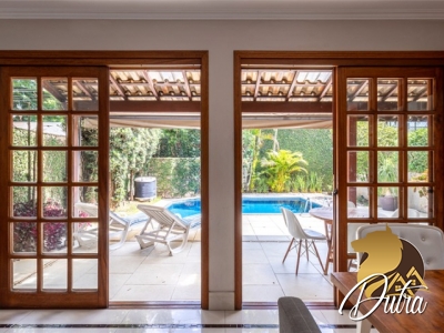 Los Alamos Chácara Monte Alegre 456m² 04 Dormitórios 02 Suítes 4 Vagas