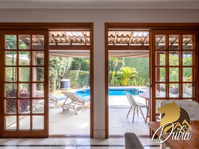 Los Alamos Chácara Monte Alegre 456m² 04 Dormitórios 02 Suítes 4 Vagas