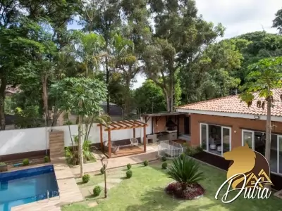 Casa de Vila Jardim Morumbi 695m² 05 Dormitórios 04 Suítes 10 Vagas