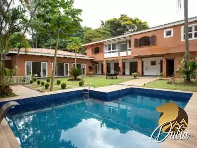 Casa de Vila Jardim Morumbi 695m² 05 Dormitórios 04 Suítes 10 Vagas