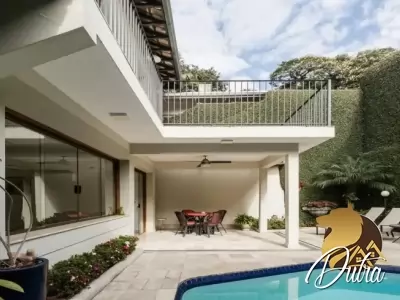 Sobrado Jardim Europa 207m² 03 Dormitórios 02 Suítes 2 Vagas