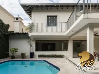 Sobrado Jardim Europa 207m² 03 Dormitórios 02 Suítes 2 Vagas