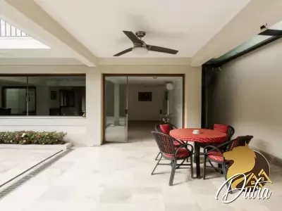 Sobrado Jardim Europa 207m² 03 Dormitórios 02 Suítes 2 Vagas