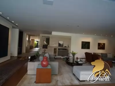 Padrão Jardim Paulista 1460m² 05 Dormitórios 05 Suítes 10 Vagas