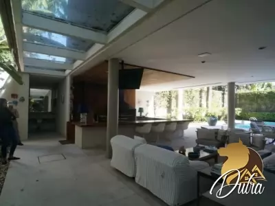 Padrão Jardim Paulista 1460m² 05 Dormitórios 05 Suítes 10 Vagas