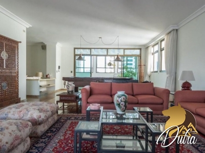 Mansão das Tulipas Campo Belo 440m² 04 Dormitórios 03 Suítes 4 Vagas