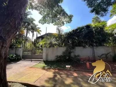 Padrão Jardim América 985m² 04 Dormitórios 04 Suítes 7 Vagas